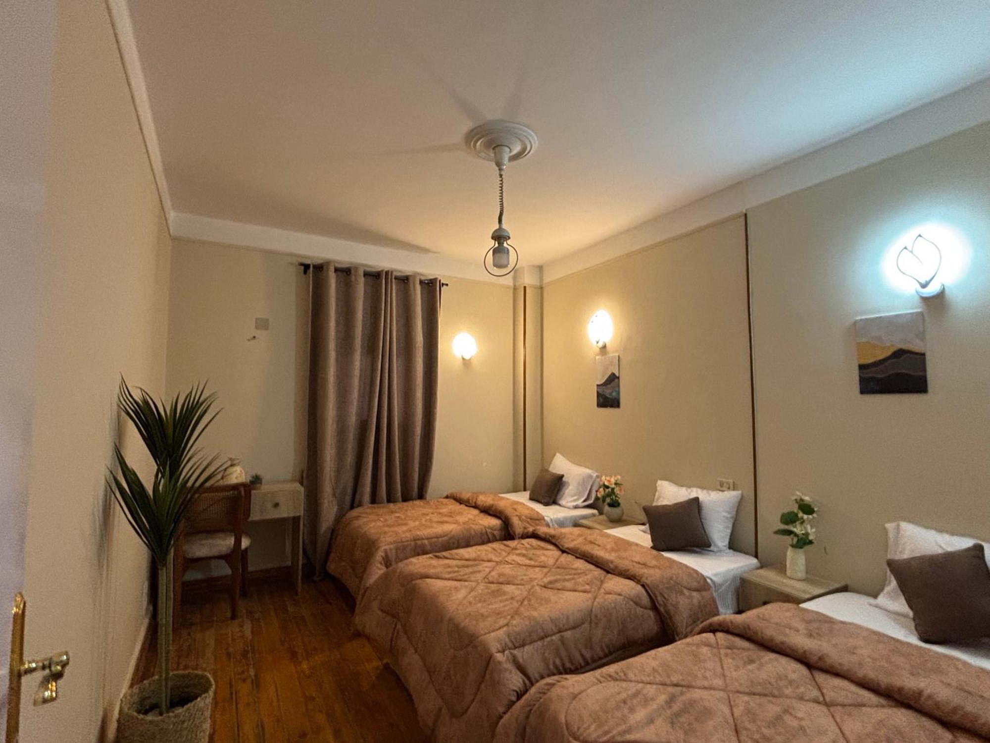 Sunset Homes In Downtown Le Caire